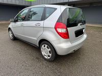 Gebraucht Mercedes A180 116 PS (85 kW) 2011 Silber Limousine
