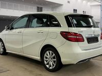 Gebraucht Mercedes B180 122 PS (89 kW) 2015 Weiß Van / Kleinbus