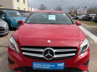 Gebraucht Mercedes A200 156 PS (114 kW) 2015 Rot Limousine
