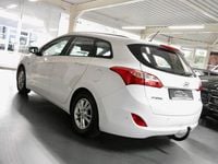 Gebraucht Hyundai i30 Trend 135 PS (99 kW) 2016 Weiß Kombi
