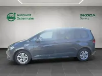 Gebraucht VW Touran Comfortline 122 PS (89 kW) 2023 Delfingrau metallic Van / Kleinbus