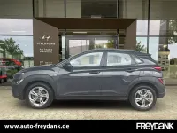 Gebraucht Hyundai Kona Trend 120 PS (88 kW) 2023 Ecotronic gray SUV
