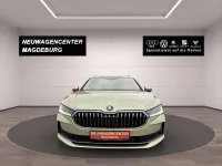 Gebraucht Skoda Superb Selection 150 PS (110 kW) 2024 Ice tea gelb metallic Kombi