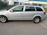 Gebraucht Opel Astra 105 PS (77 kW) 2011 Silber Kombi