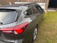 Gebraucht Ford Focus Cool & Connect 120 PS (88 kW) 2022 Grau Limousine
