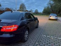 Gebraucht Mercedes E220 170 PS (125 kW) 2011 Blau Limousine