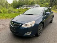 Gebraucht Opel Astra Design Edition 116 PS (85 kW) 2011 Blau Limousine