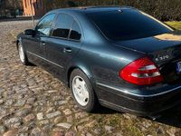 Gebraucht Mercedes E320 Avantgarde 224 PS (164 kW) 2003 Blau Limousine