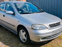 Gebraucht Opel Astra 101 PS (74 kW) 1999 Silber Limousine