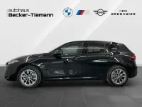 Używany BMW 120 Shadowline 150 KM (110 kW) 2025 Czarny Hatchback