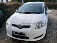 Gebraucht Toyota Auris Life 101 PS (74 kW) 2010 Weiß Kleinwagen