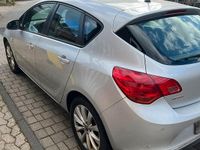 Gebraucht Opel Astra 131 PS (96 kW) 2013 Silber Limousine