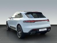 Gebraucht Porsche Macan 265 PS (194 kW) 2023 Carraraweißmetallic (metallic) SUV