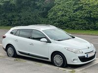 Gebraucht Renault Mégane III Dynamique 150 PS (110 kW) 2011 Weiß Kombi