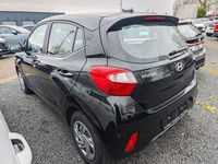 Gebraucht Hyundai i10 Select 63 PS (46 kW) 2025 Schwarz Kleinwagen