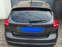 Gebraucht Ford Focus 150 PS (110 kW) 2015 Grau Limousine