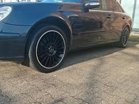 Second-hand Mercedes E200 150 CP (110 kW) 2004 Negru Berlinǎ