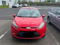 Gebraucht Ford Fiesta Ambiente 82 PS (60 kW) 2009 Rot Kleinwagen