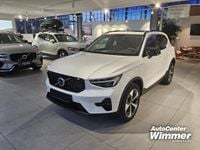 Używany Volvo XC40 Plus 197 KM (144 kW) 2025 Biały SUV