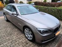 Gebraucht BMW 730 245 PS (180 kW) 2009 Gold Limousine