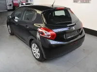 Gebraucht Peugeot 208 Active 95 PS (69 kW) 2012 Schwarz Kleinwagen