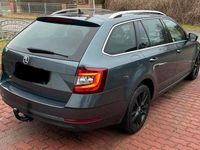 Gebraucht Skoda Octavia 2017 Blau Kombi