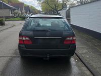 Gebraucht Mercedes E220 150 PS (110 kW) 2005 Schwarz Kombi