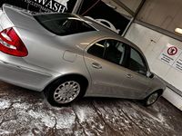 Gebraucht Mercedes E220 150 PS (110 kW) 2002 Silber Limousine