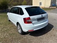 Gebraucht Skoda Rapid Joy 116 PS (85 kW) 2016 Weiß Kleinwagen