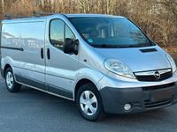 Gebraucht Opel Vivaro 115 PS (84 kW) 2015 Silber Van / Kleinbus