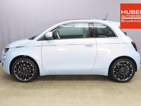 gebraucht Fiat 500e by Bocelli 42 kWh UVP 43.730,00 € Style Paket: Panorama Dach, Getönte Heck- und Seitenscheiben, Winter-Paket Beheizbare Vordersitze; Auflagefläche der Frontscheibenwischer beheizbar 17"-Leichtmetallfelgen mit Diamantfinish, V