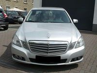Używany Mercedes E250 Elegance 204 KM (150 kW) 2009 Srebrny Sedan/Limuzyna