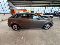Gebraucht Audi A3 Attraction 150 PS (110 kW) 2015 Braun Limousine