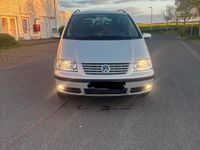 Second-hand VW Sharan 116 CP (85 kW) 2003 Argintiu Monovolum
