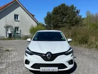 Używany Renault Clio V 67 KM (49 kW) 2021 Biały Sedan/Limuzyna