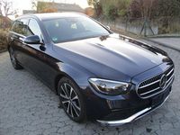 Gebraucht Mercedes E300 194 PS (142 kW) 2022 Blau Limousine