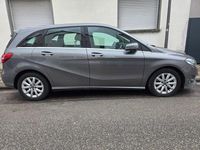 Gebraucht Mercedes B180 Edition 122 PS (89 kW) 2017 Silber Van / Kleinbus