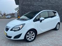 Gebraucht Opel Meriva 140 PS (102 kW) 2012 Weiß Van / Kleinbus