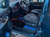 Second-hand VW Sharan 131 CP (96 kW) 2004 Albastru Monovolum