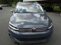 Neu VW Touran 150 PS (110 kW) 2025 Delfingrau Van / Kleinbus
