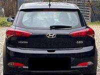 Gebraucht Hyundai i20 Classic 75 PS (55 kW) 2018 Schwarz Kleinwagen