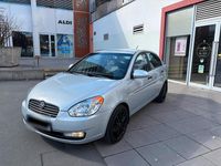 Gebraucht Hyundai Accent 97 PS (71 kW) 2010 Silber Limousine