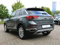 Second-hand VW T-Roc Style 110 CP (80 kW) 2023 Gri SUV