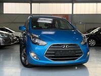 Gebraucht Hyundai ix20 90 PS (66 kW) 2016 Blau Kleinwagen
