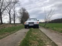 Gebraucht Mercedes E230 132 PS (97 kW) 1987 Weiß Limousine
