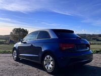 Gebraucht Audi A1 Attraction 86 PS (63 kW) 2013 Blau Kleinwagen