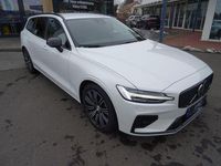 Gebraucht Volvo V60 Plus 253 PS (186 kW) 2024 Crystal white pearl / metallic Kombi