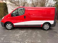 Gebraucht Renault Trafic 90 PS (66 kW) 2012 Rot Van / Kleinbus