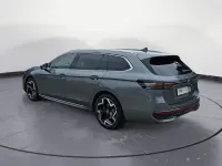 Gebraucht VW Passat R-line 150 PS (110 kW) 2025 Grau Kombi