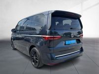 Gebraucht VW T7 Style 150 PS (110 kW) 2024 Starlight blue metallic Van